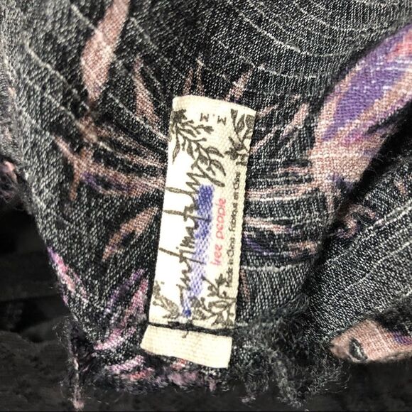 Intimately free people sleeveless tank size M floral lace - Picture 2 of 4